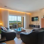 Suprema Villa *
